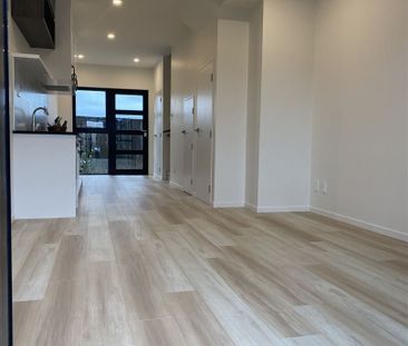 Modern Living - Photo 4