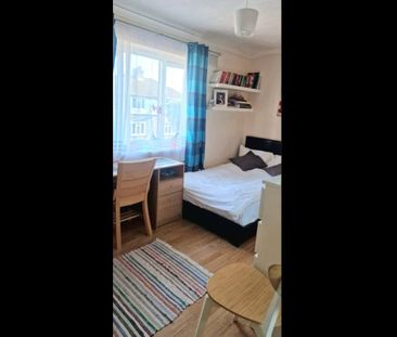 4 Bed Semi-Detached House, Lester Avenue, E15 - Photo 4