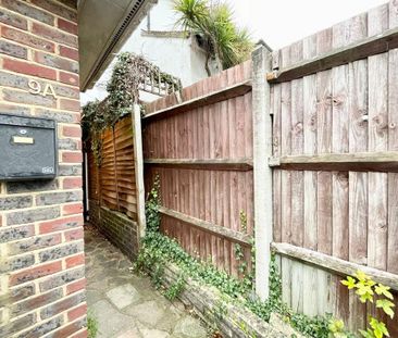 2 bedroom semi-detached bungalow to rent - Photo 3