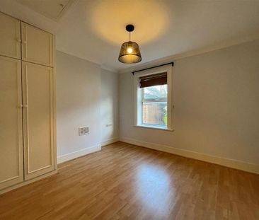 2 bedroom end of terrace house to rent - Photo 5