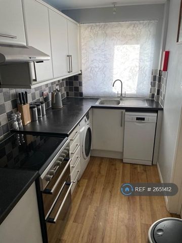 2 bedroom end of terrace house to rent - Photo 5