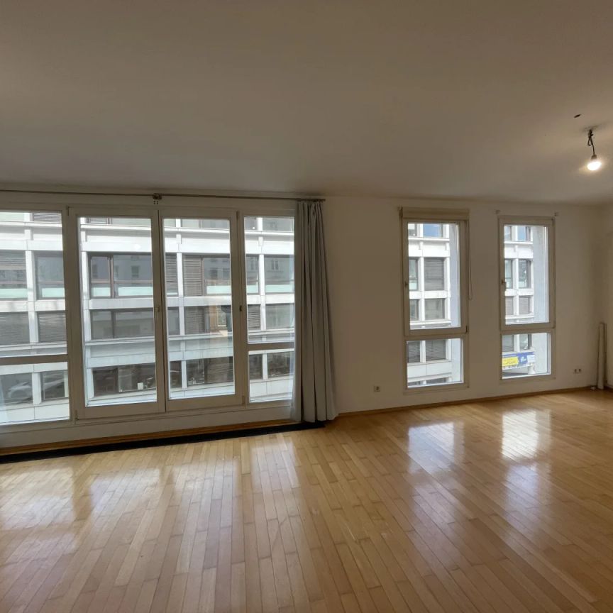 3 Zimmer Wohnung mit Gemeinschaftsdachterrasse direkt beim Karlsplatz! - Photo 1