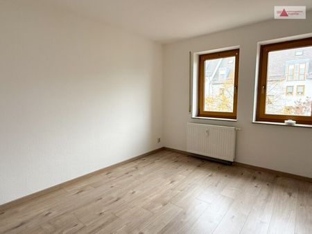 3-Raum Wohnung mit Balkon und Stellplatz im Herzog-Georg-Ring! - Photo 4