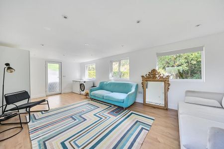 3 bedroom detached house to rent - Photo 5