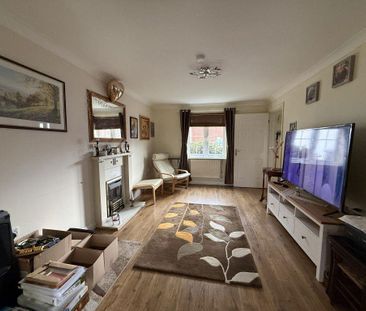 4 bedroom detached house to rent - Photo 2