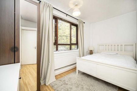 4 bedroom flat to rent - Photo 3