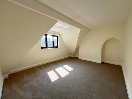 2 bedroom flat to rent - Photo 2