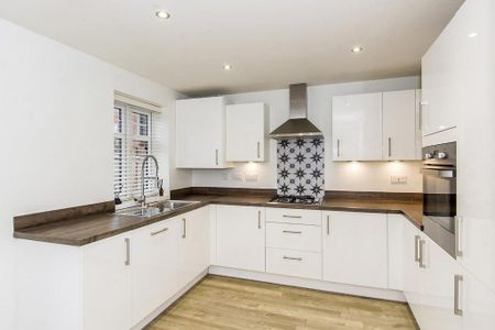 3 bedroom semi-detached house to rent - Photo 3