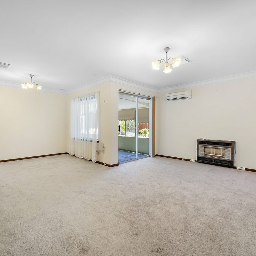 Spacious 4-Bedroom Family Home in Shoalwater - Photo 1