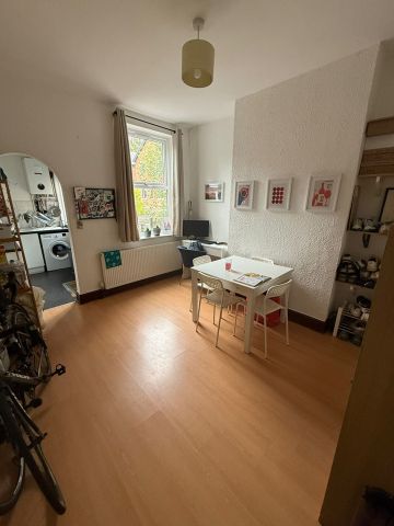 2 Bed Terraced House, Sheffield, S8 - Photo 4