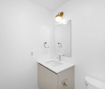 For Lease - 395 Dundas Street Unit# 819, Oakville, Ontario - Photo 2