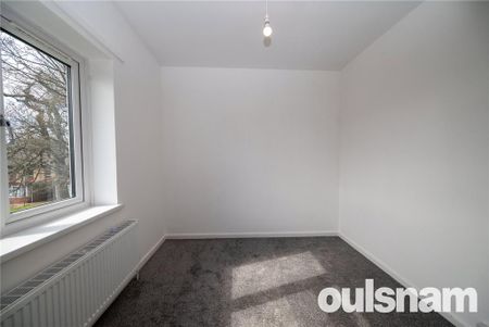 4 bedroom detached house to rent - Photo 3