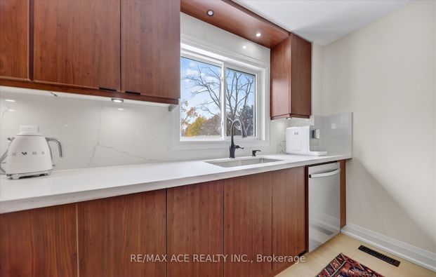 For Lease - 100 Brimwood Boulevard Unit# Upper Level, Toronto, Ontario - Photo 1