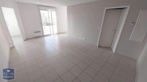 Location Appartement 2 pièces 53m² HENIN BEAUMONT 62110 - Photo 1