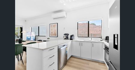 Rare find - Stylish first-floor apartment with leafy views - Photo 4