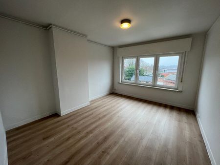 RUIM APPARTEMENT MET 3 SLAAPKAMERS, TERRAS EN OPTIONELE GARAGE - Photo 4