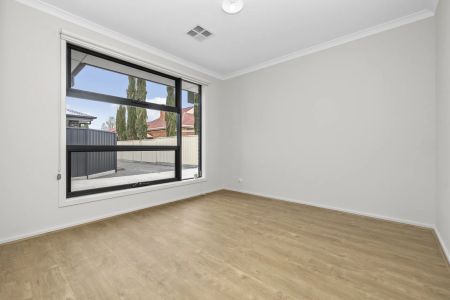 Brand New Modern Family Home in a Convenient Location - Photo 5