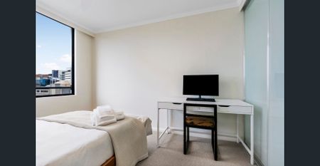 Fully furnished with huge terrace - Photo 4