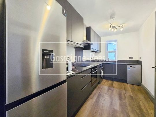 Central Road - Worcester Park - Photo 1