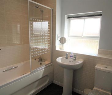 1 bedroom in a house share to rent - Photo 5