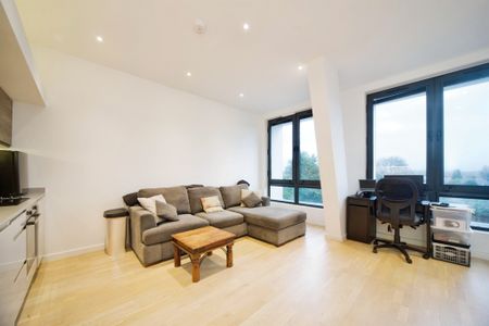 High Road, Broxbourne - Photo 5
