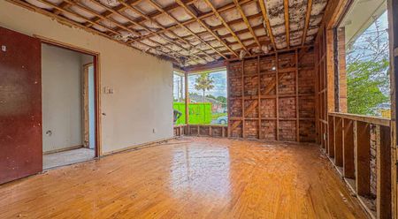 Renovated 2 bedroom Home Otara - Photo 3