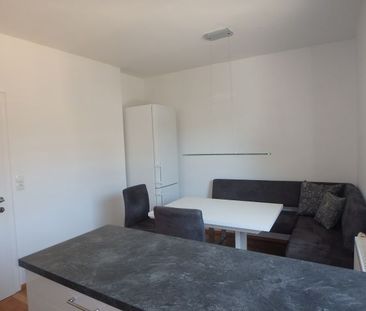 HELLE OBERGESCHOSSWOHNUNG MIT TERRASSE UND ÜBERDACHTEM PARKPLATZ - Photo 6