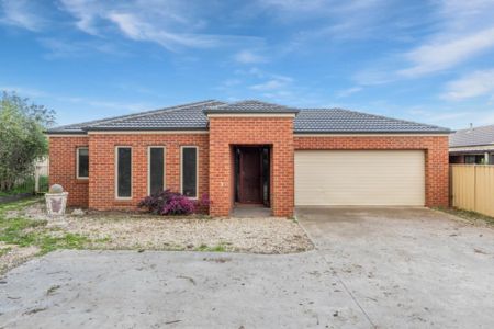 19 Kennewell Street, White Hills - Photo 3