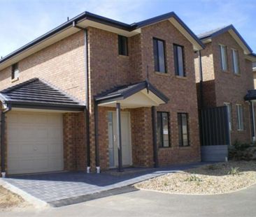 Modern 3-Bedroom Townhouse with Garage & Great Features - Photo 3