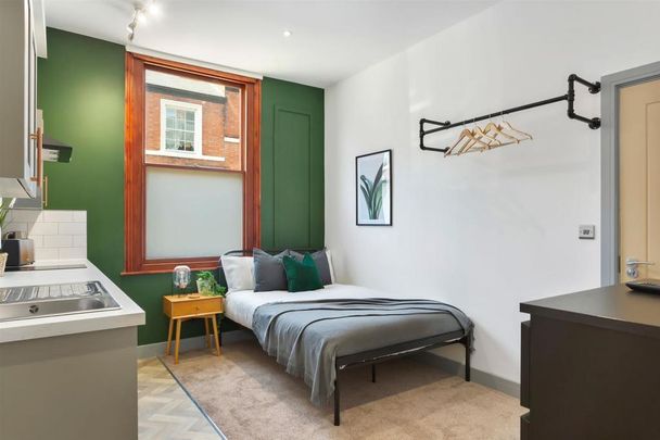 Studio to rent - Photo 1