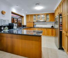 14 Sailaway Street MERMAID WATERS, QLD, 4218 - Photo 5