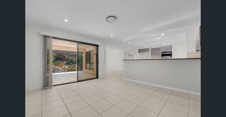 Beautiful Family Haven in a Peaceful Redland Bay Pocket - Photo 2