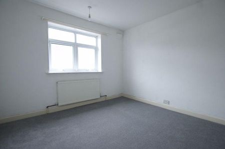 3 bedroom end of terrace house to rent - Photo 2