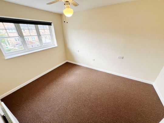 3 bedroom end of terrace house to rent - Photo 1