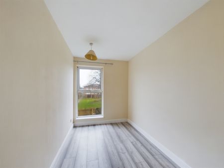 4 bed end of terrace house to rent in Canterbury Way, Stevenage, SG1 - Photo 5