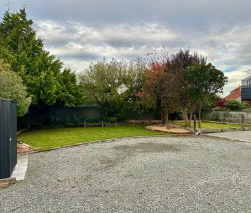 Sunny & Spacious 3-Bedroom Home in Marchwiel - Photo 3