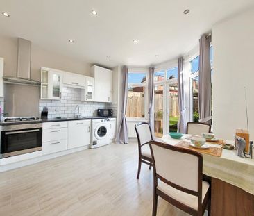 Short Flexi Stay 2-Bed House Dallas Road NW9 - Photo 6