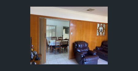 3 Bedrooms with an office and wheelchair ramp - Photo 4