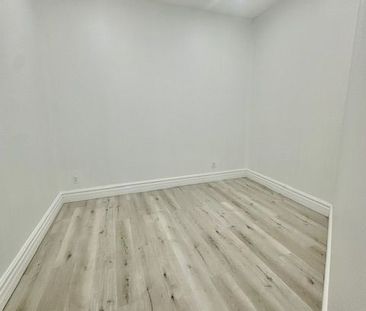 For Lease - 206 Carlton Street Unit# 303, Toronto, Ontario - Photo 3