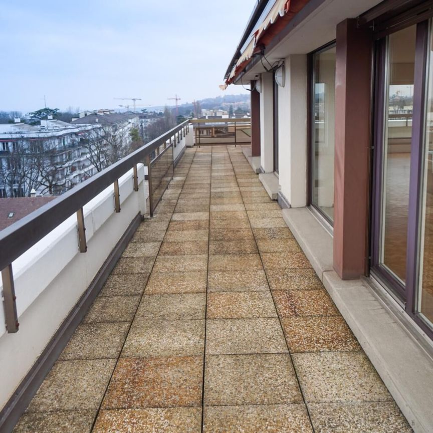 Bel Attique avec vue dégagée - Photo 1