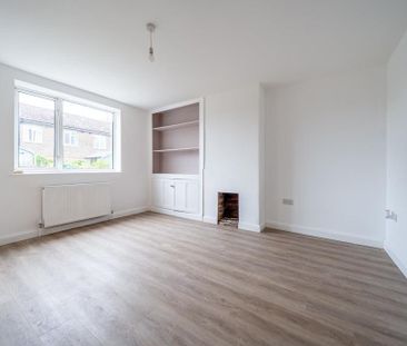 2 bedroom end of terrace house to rent - Photo 2