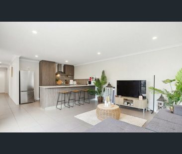 7 Westport Street, Madora Bay, WA 6210 - Photo 2