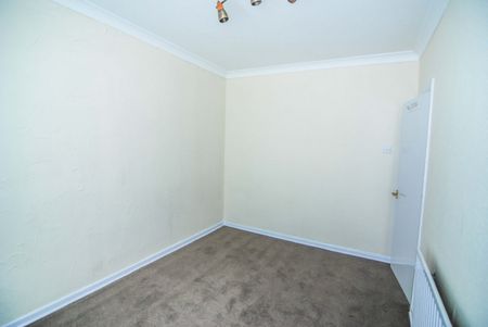 2 bed Terraced - To Let - Photo 4