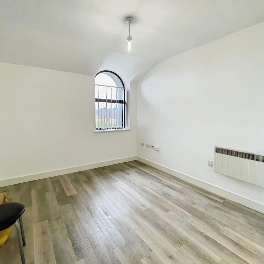 1 bedroom Flat To Let - Photo 1