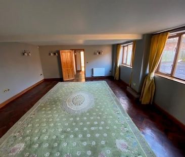 4 bedroom detached house to rent - Photo 3