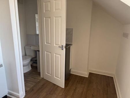 1 bedroom block of apartments to rent - Photo 4