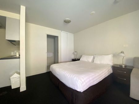 Modern Inner-City Living in the Heart of Carlton! - Photo 2