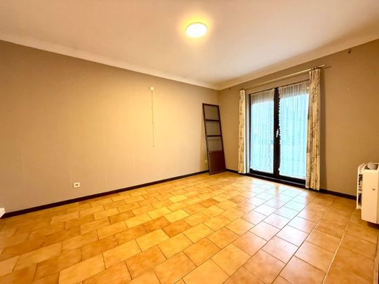 Verzorgde, energetisch gerenoveerde woning in rustige en centrale verkaveling - Photo 1