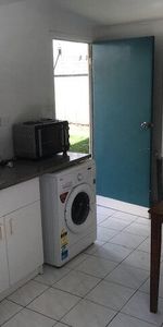 Moffat Beach - Photo 4