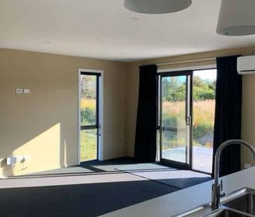 WESTPORT - 3 BEDROOM WITH APPLIANCES - Photo 3